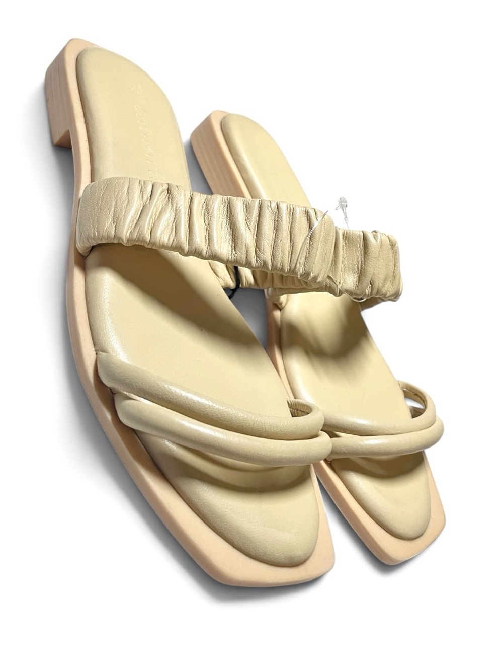 NEW Tamaris Buttery Soft Leather Sandal Flats Neutral Square Toe Sz 9.5 NWT